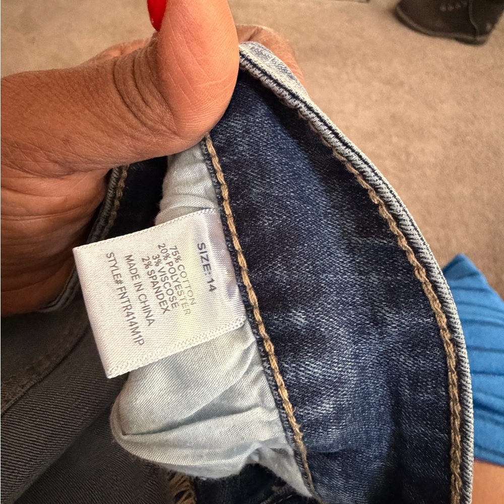 Fashion Nova Two-Tone Denim Women's Jeans and Jacket - Picture 4 of 4